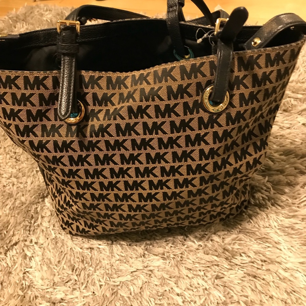 Michael Kors purse